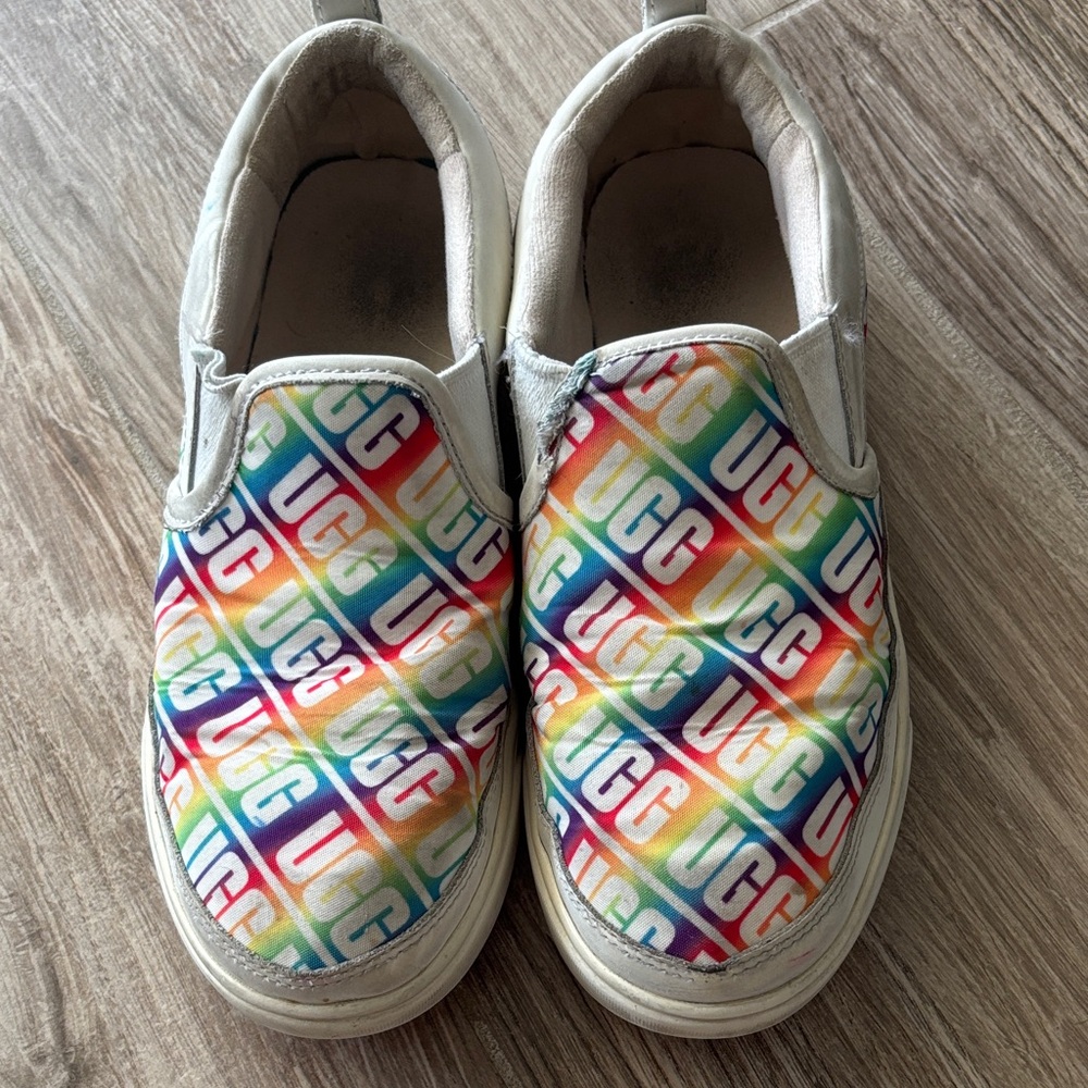 UGG Kids Multicolor Logo Slip-On Sneakers size 4